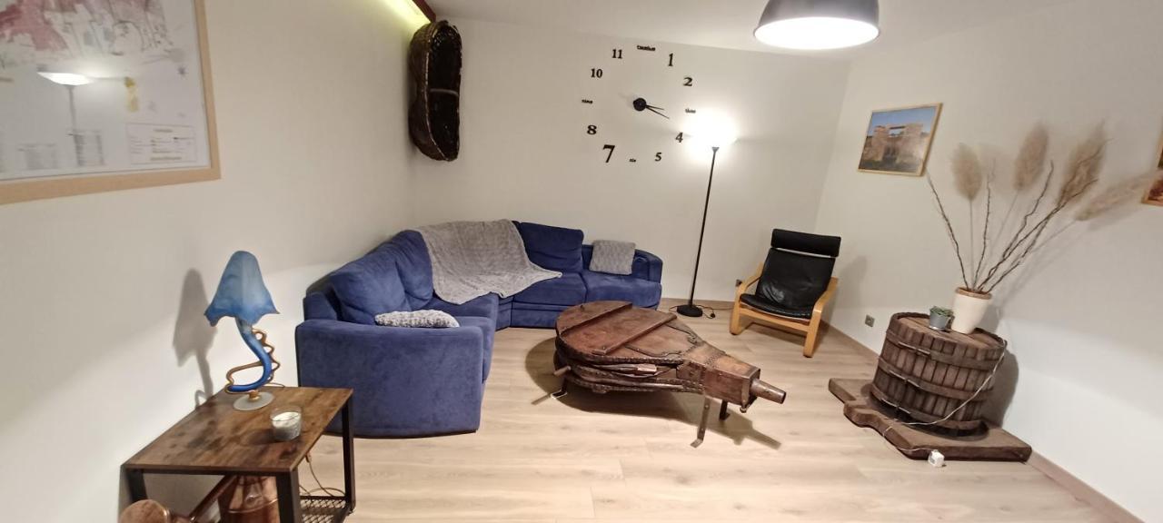 吉弗里Au Petit Pressoir住宿加早餐旅馆 外观 照片