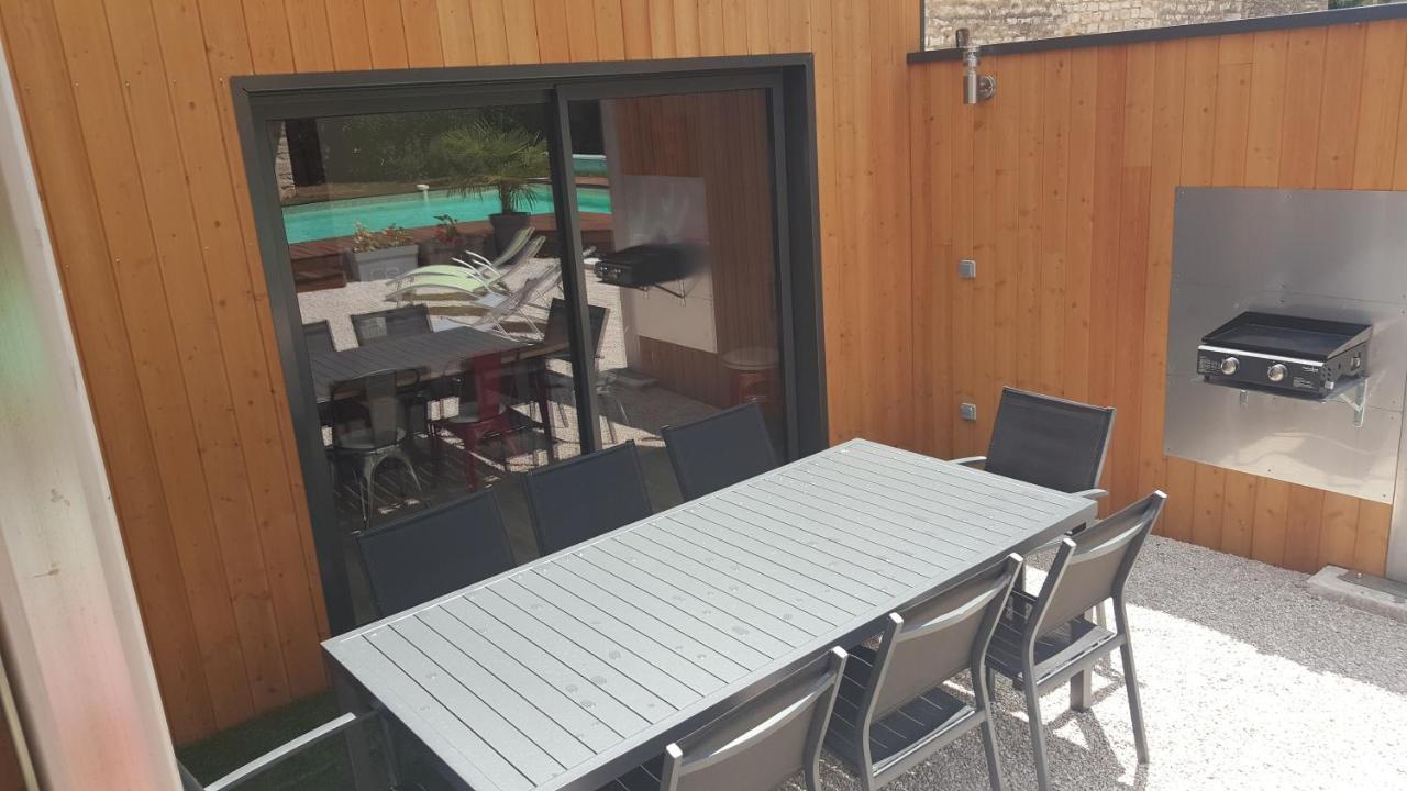 吉弗里Au Petit Pressoir住宿加早餐旅馆 外观 照片